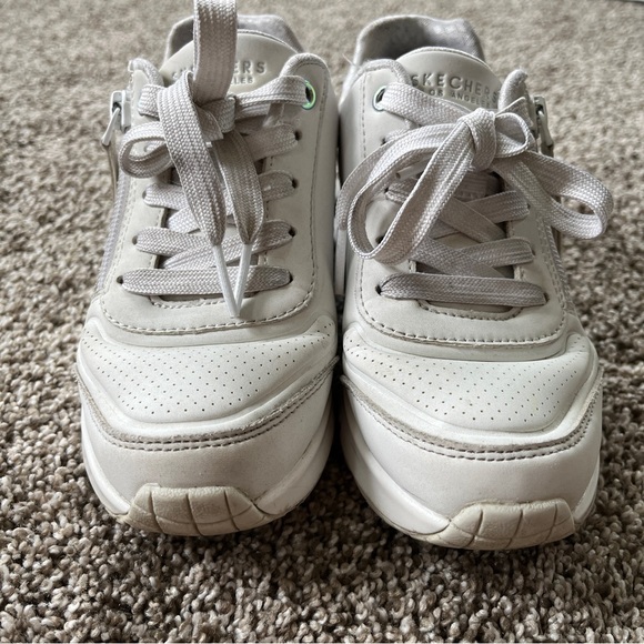 Skechers | Girls' UNO Gen1 Memory Foam Sneakers | White | Size 13 - Picture 7 of 11